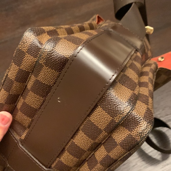 LV Crossbody - Picture 11 of 16